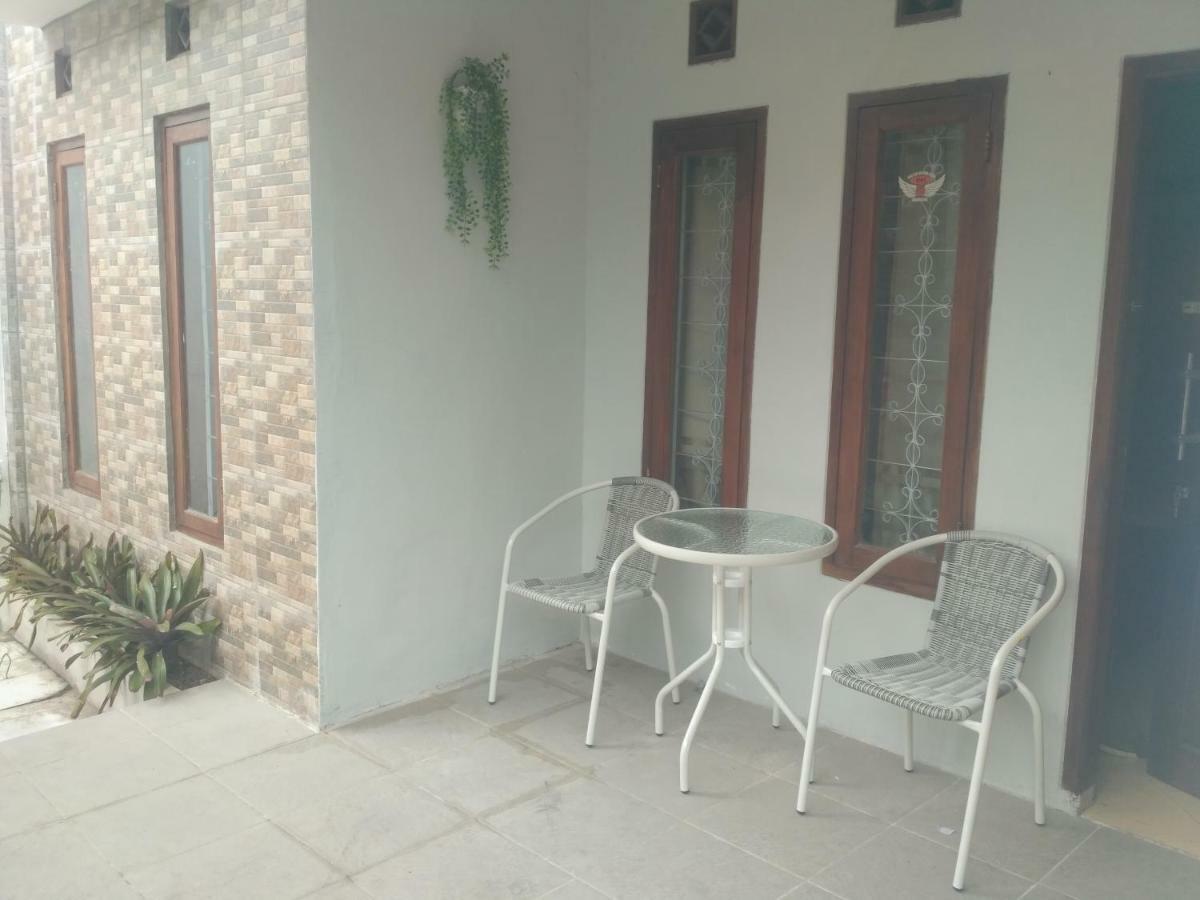 Homestay Bumi Asri III Cikutra Bandung Exterior foto